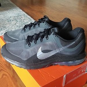 nike max dynasty 2 price